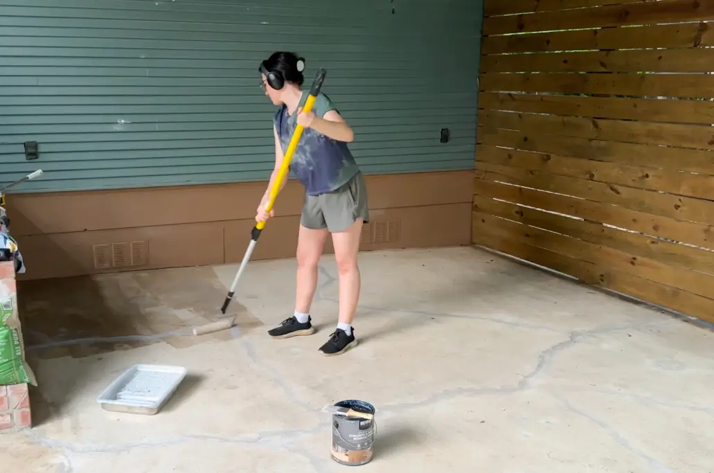 Priming concrete for stain